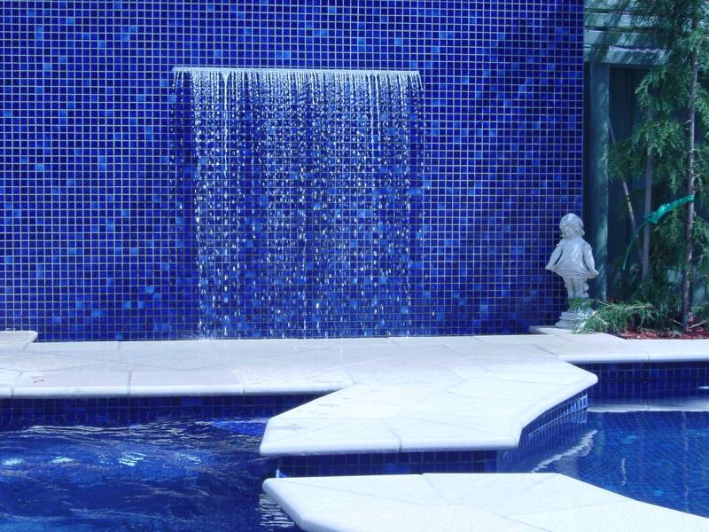 Mosaïque pour piscine bleu cassis en stock