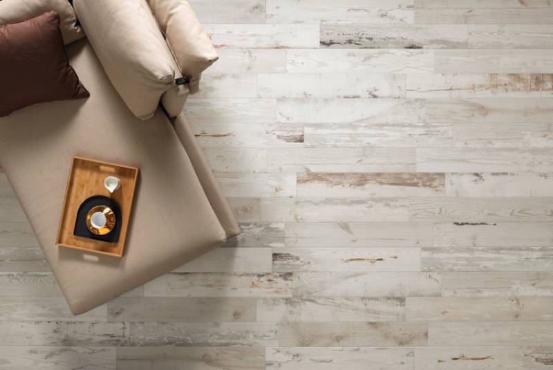 CHARM, le carrelage effet bois patiné en 15x90cm